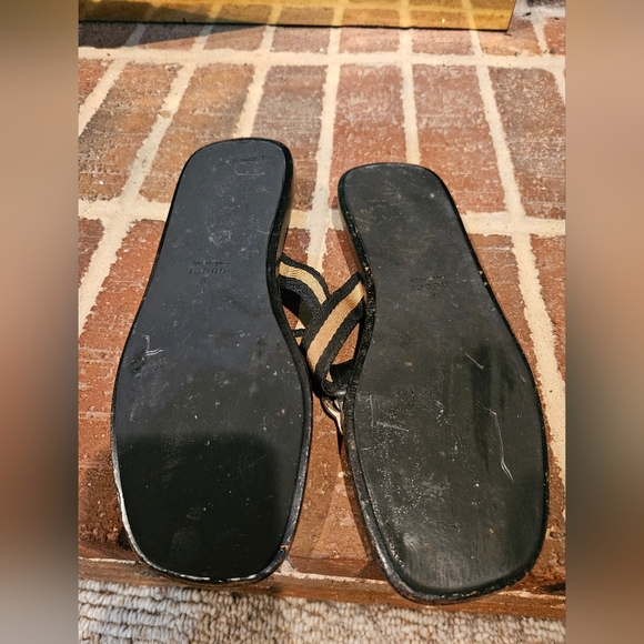Black/Tan Gucci Flip Flops w/Black & Gold Hardware - Picture 8 of 8